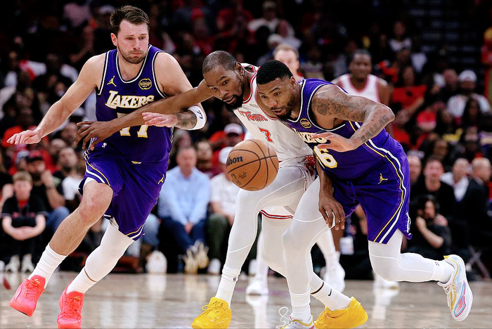 斯马特缺阵暴露湖人防守短板 活塞终结九连胜