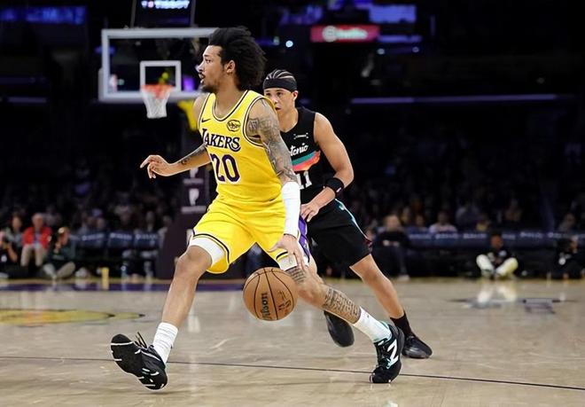 南湾湖人险胜圣迭戈快船晋级季后赛第二轮 尼克