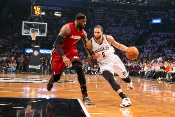 德隆：科比更适配绝杀时刻 詹姆斯专注全局