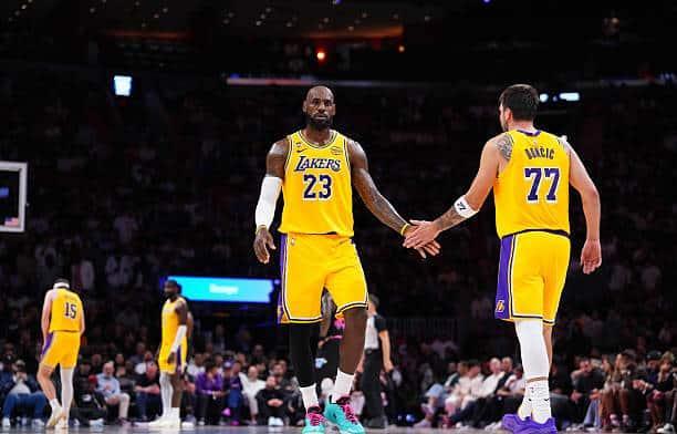 马刺20胜2负锁定季后赛席位成最有冠军相球队